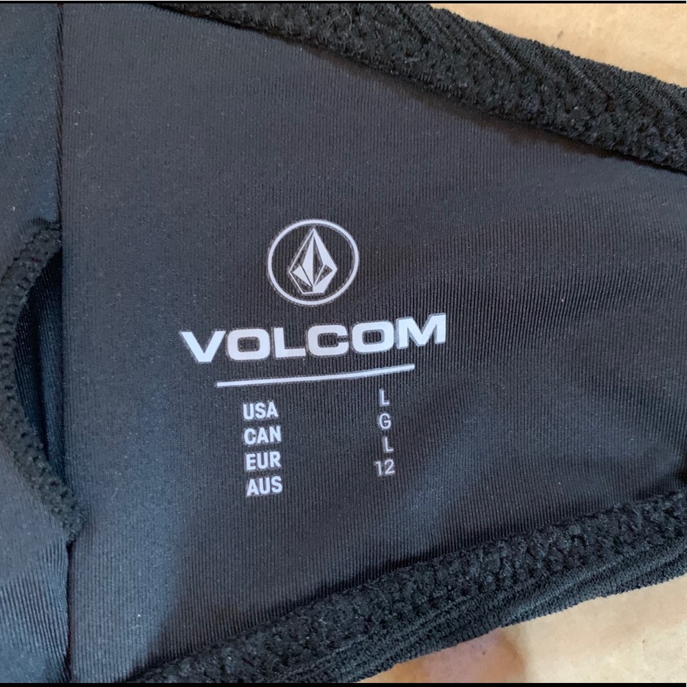 Volcom Bikini Set - image 3